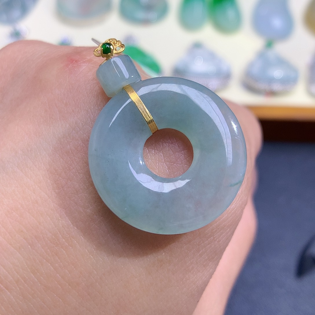 翡翠颈饰18K金镶嵌甜甜圈