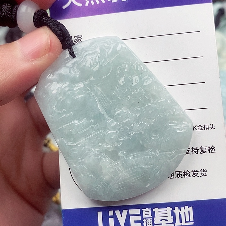 翡翠耳饰未镶嵌翡翠