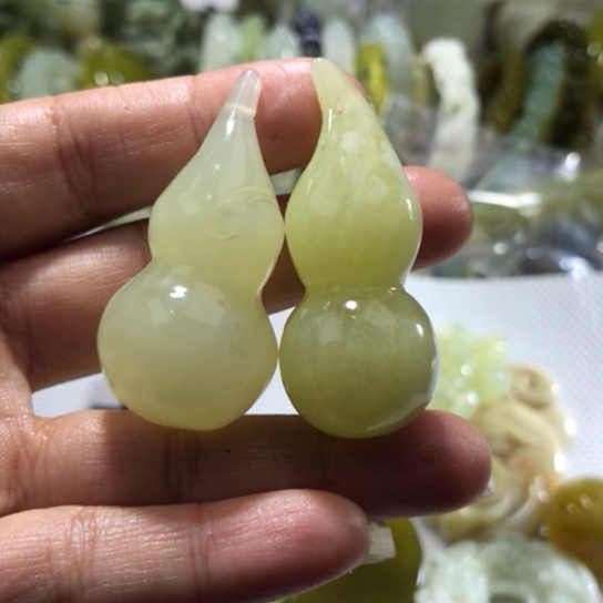 岫玉未镶嵌吊坠吊坠