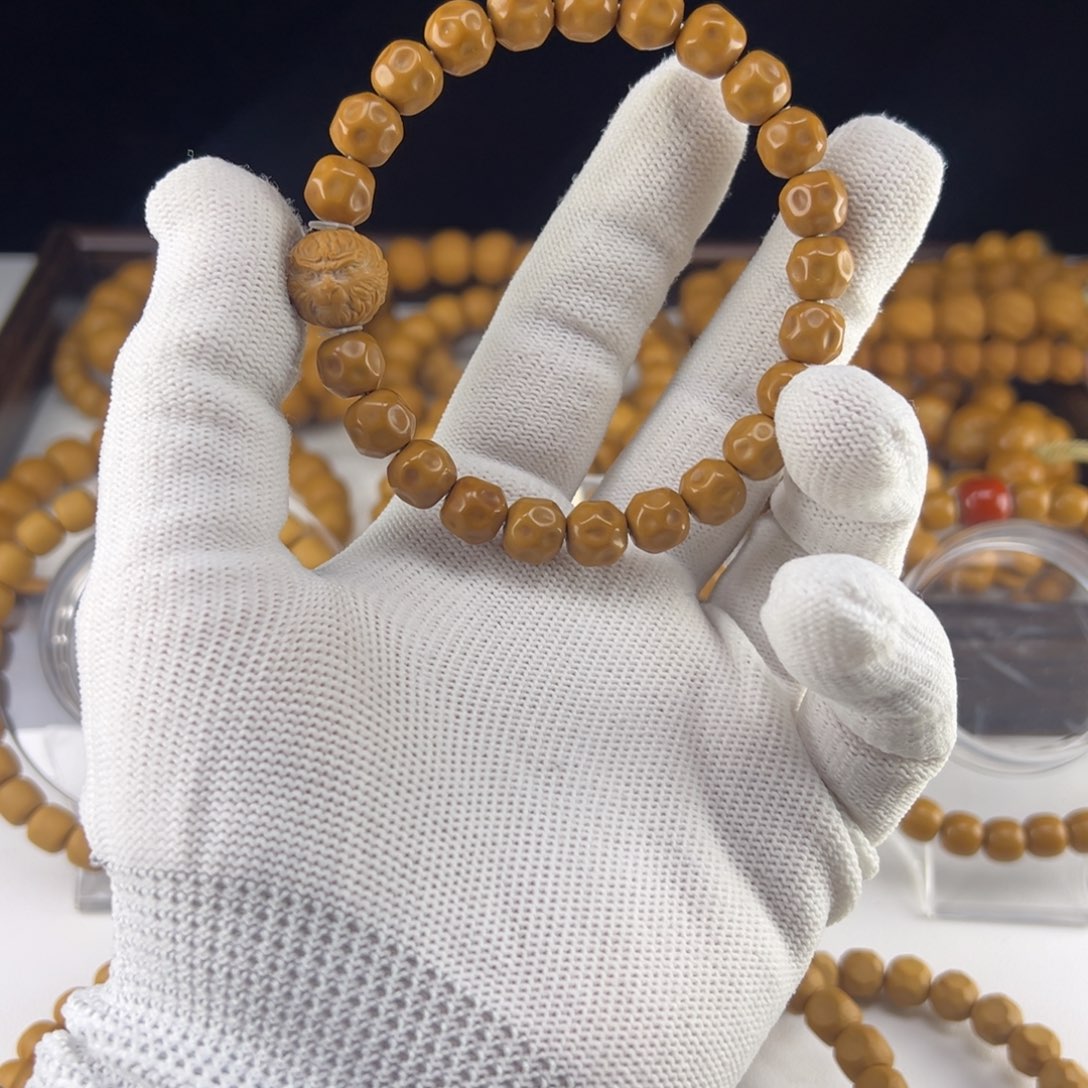 猴头核桃吊坠亮面深坑奶酪9+mm全品无暇