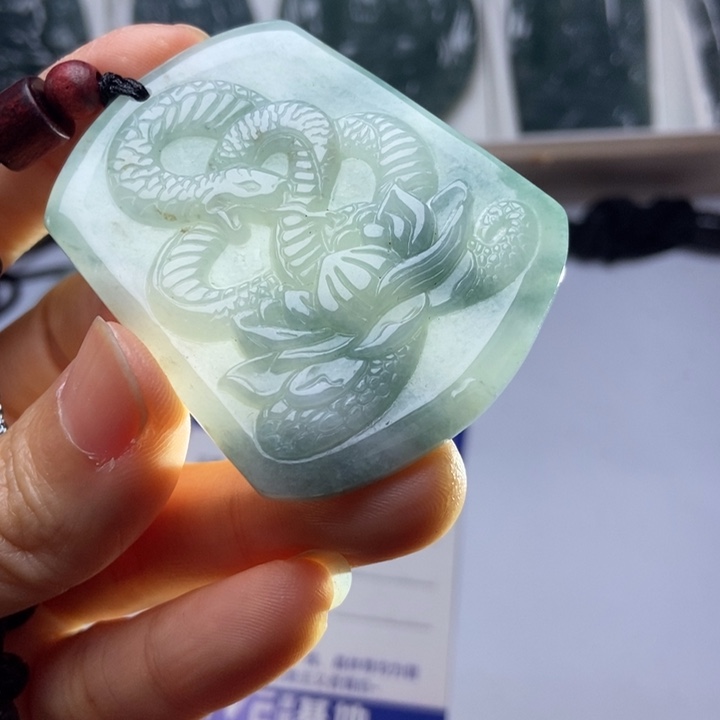 颈饰未镶嵌翡翠翡翠