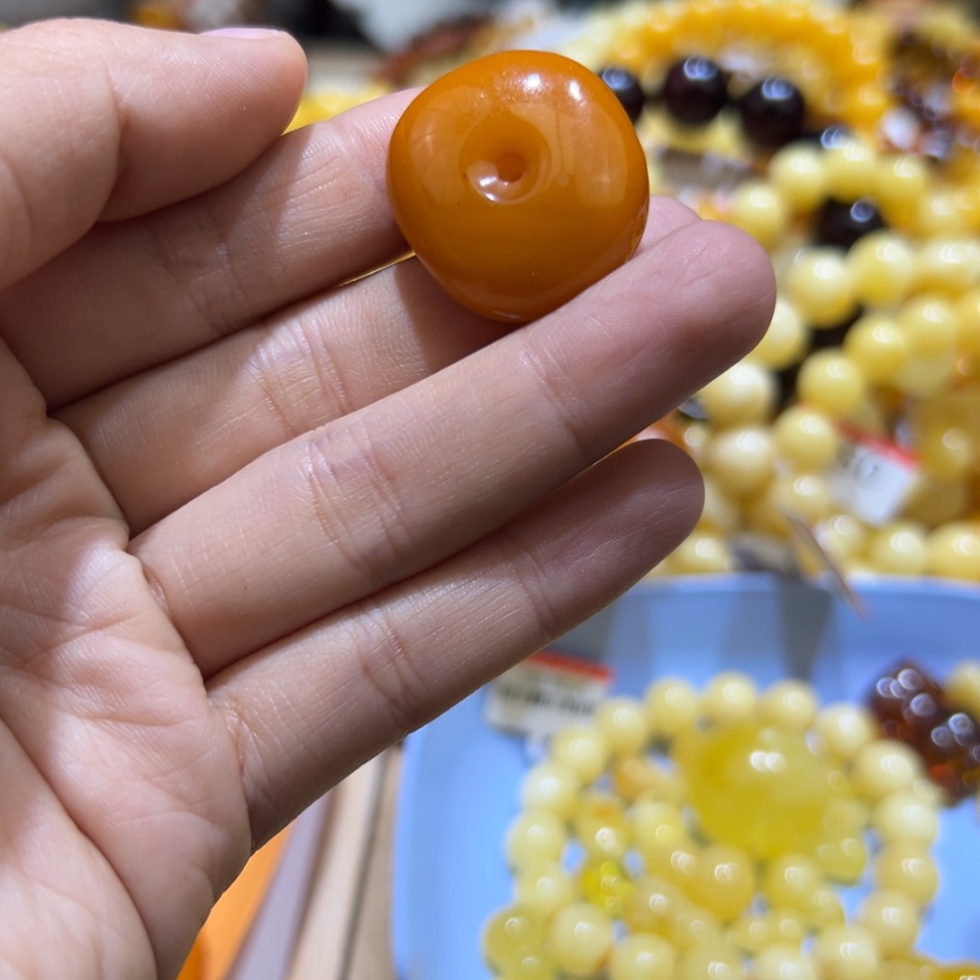 琥珀珠宝奇石未镶嵌