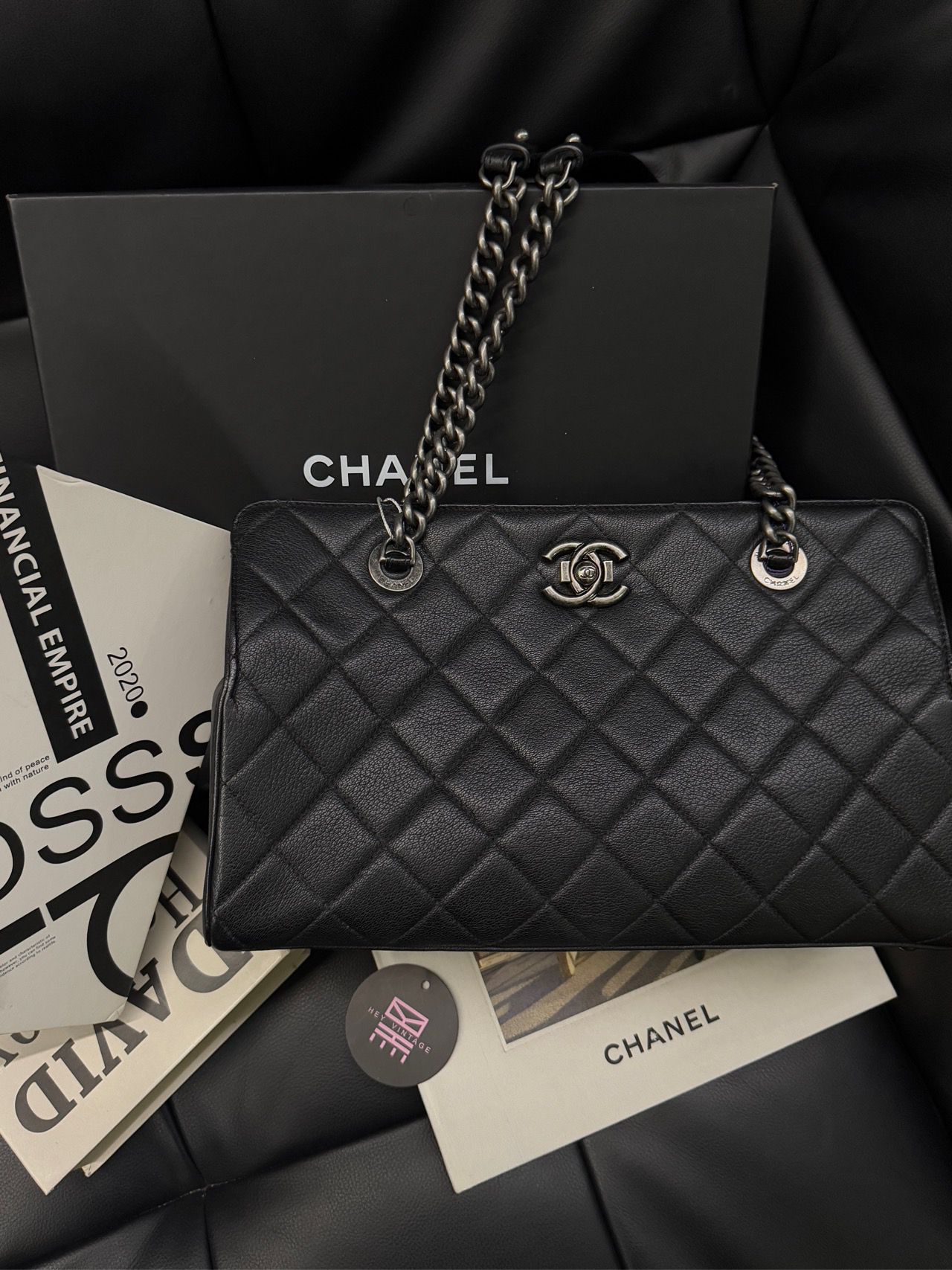 95新 Chanel/香奈儿 展会外场  黑银 leboy 托特包 32cm 