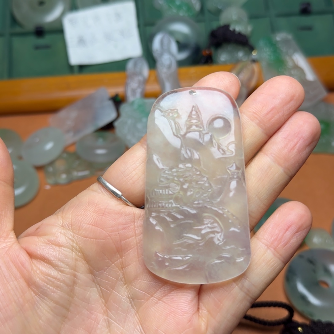 翡翠未镶嵌颈饰翡翠