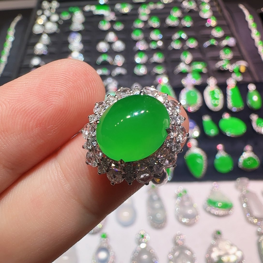 翡翠18K金镶嵌戒指戒指