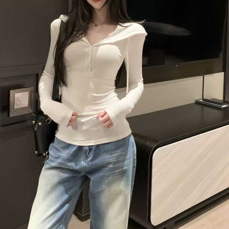 秋季打底女常规袖长袖卫衣辣妹连帽套头款纽扣百搭修身显瘦上衣女