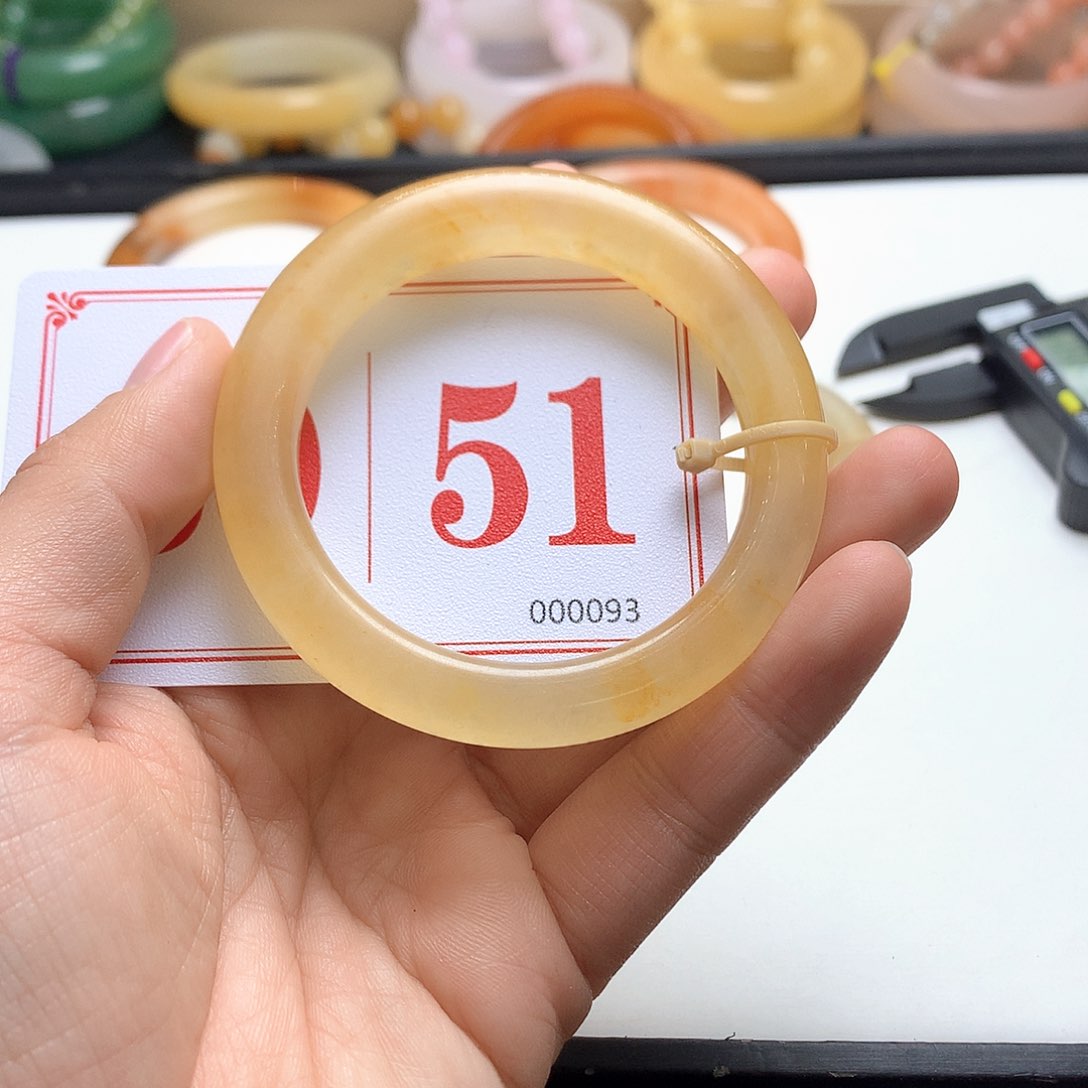 未镶嵌石英质玉（黄龙玉）手镯平**乐