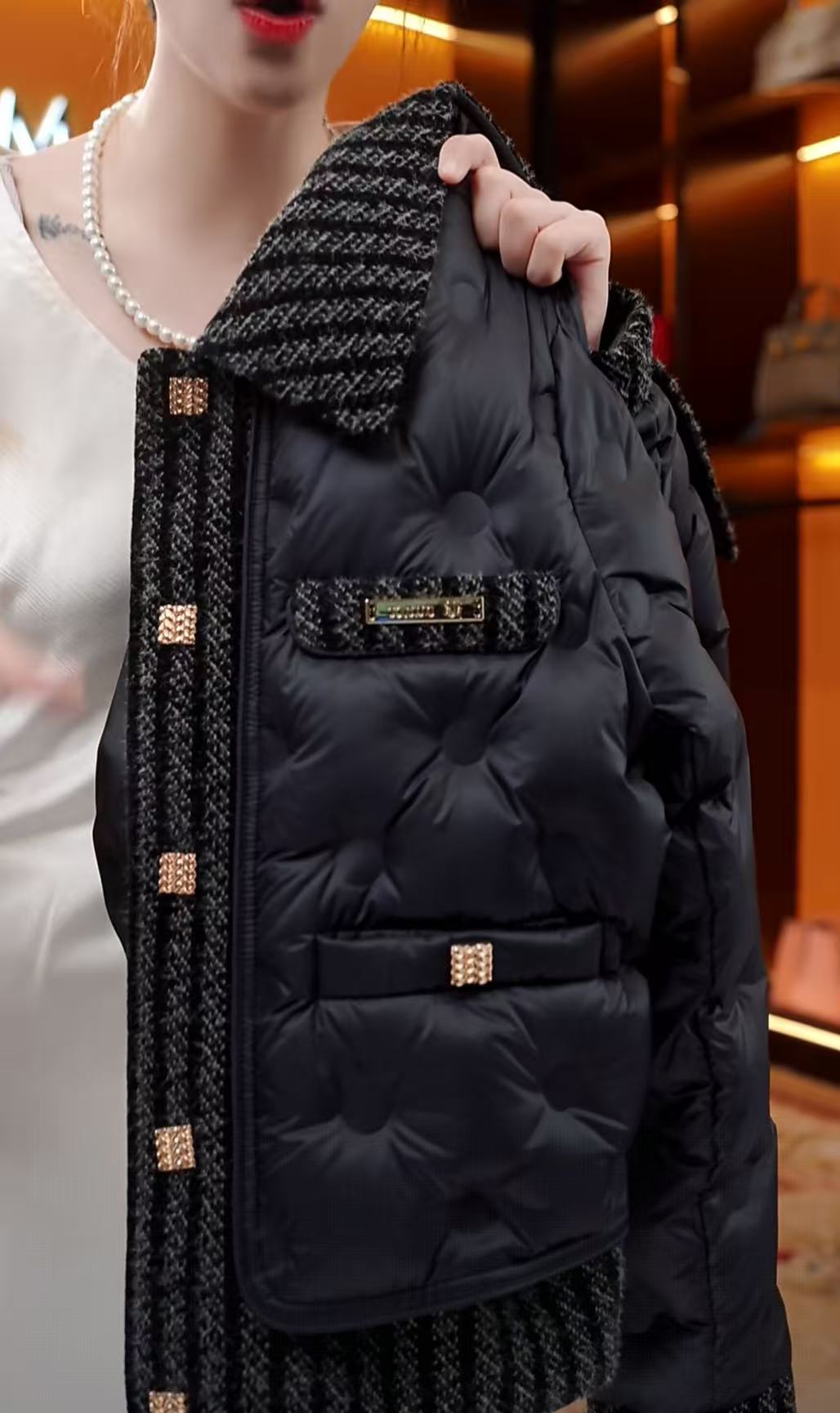 XJ-2025新款气质时尚小香风羽绒服