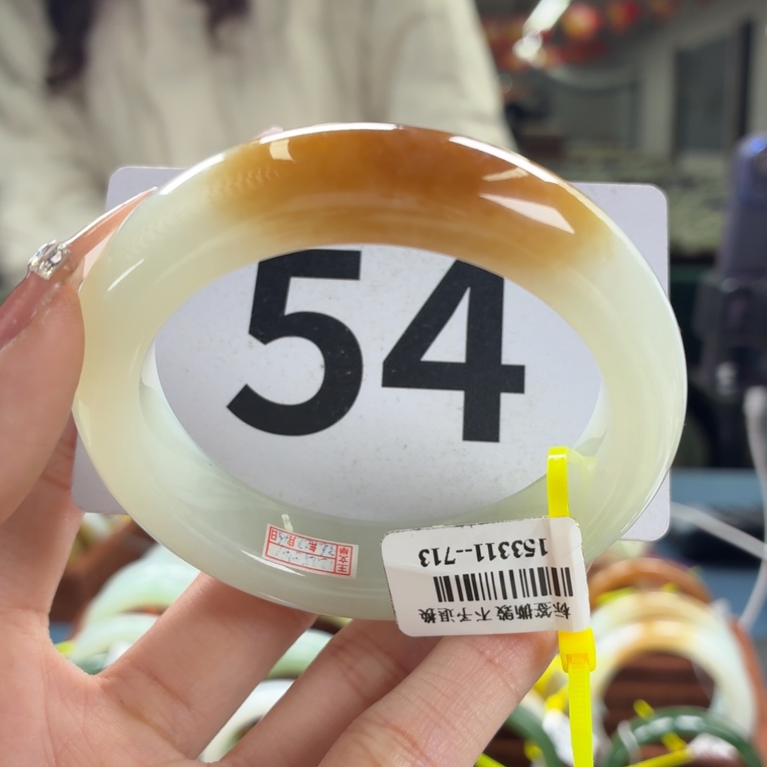 北***燕和田玉未镶嵌手镯