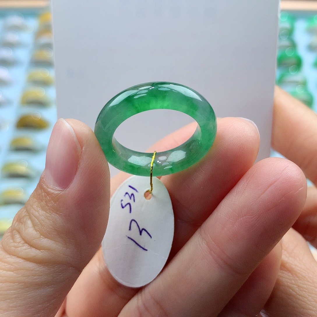 翡翠戒指未镶嵌13圈