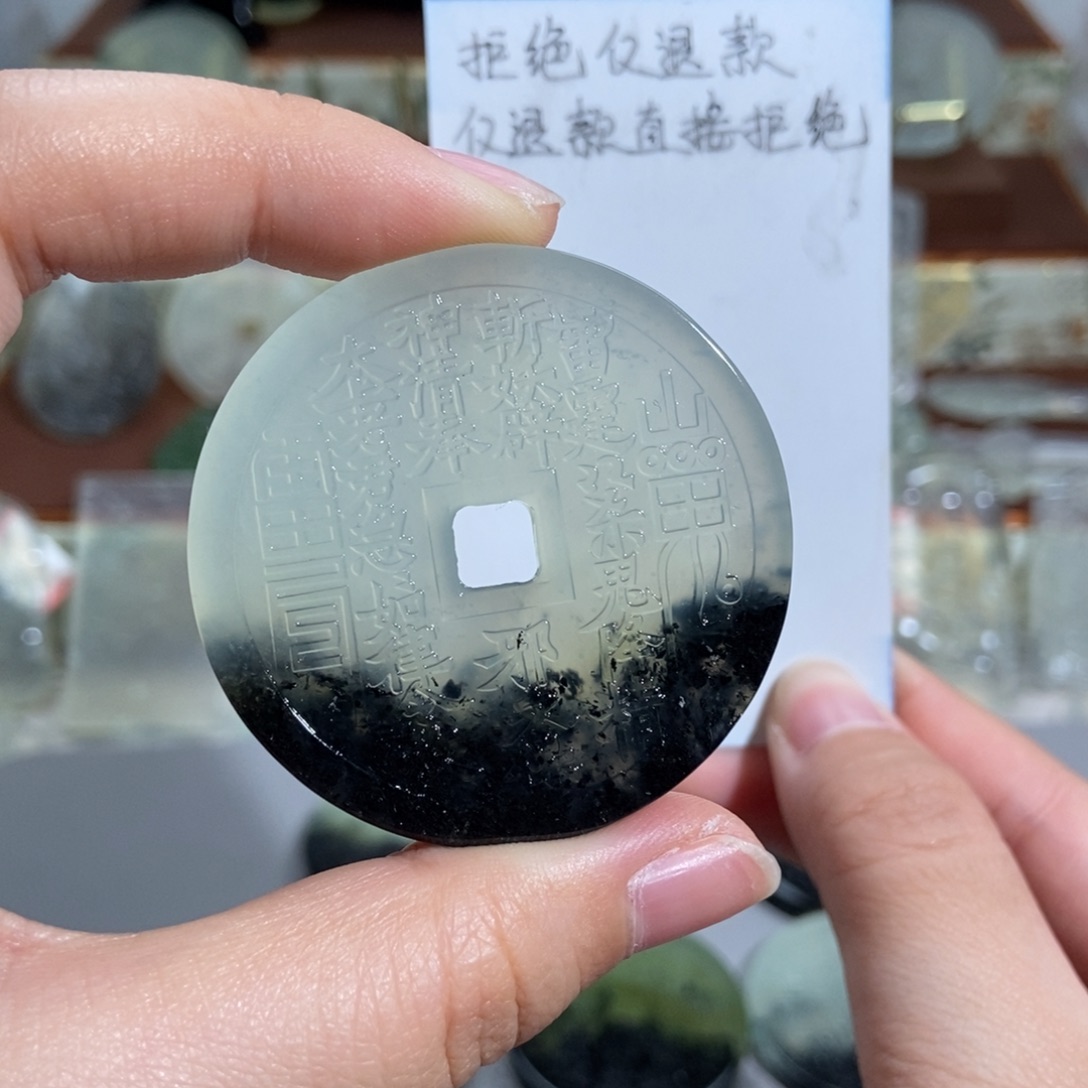 十****蛇纹石玉未镶嵌颈饰