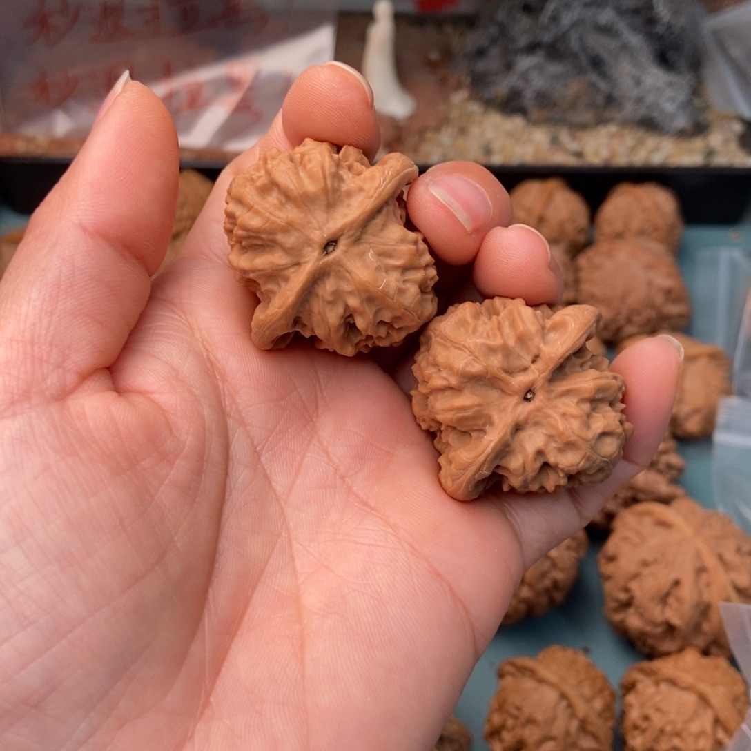 如***行文玩核桃把件野狼40