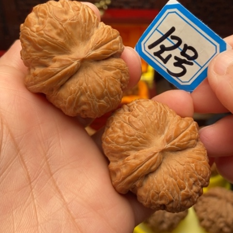 文玩核桃吊坠平****心平谷元宝44