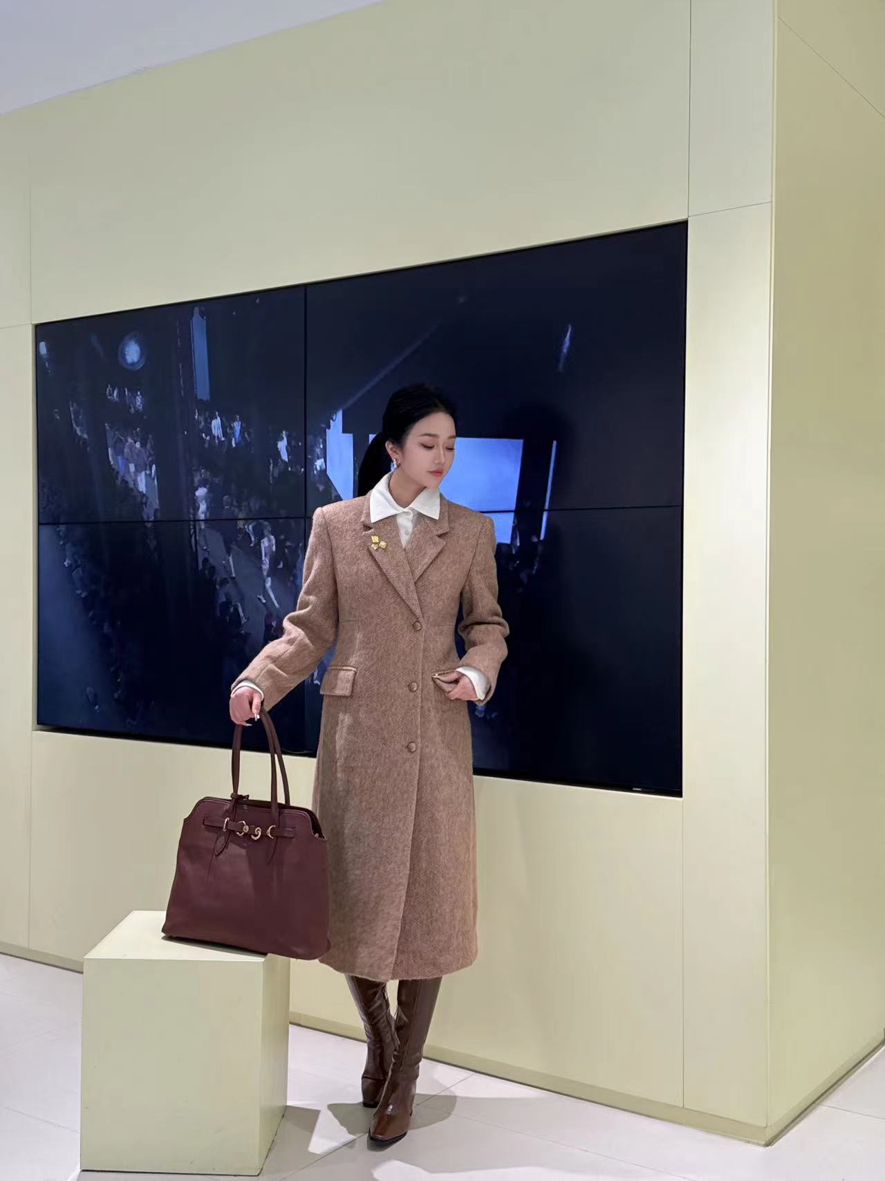 1811高级感修身长款大衣