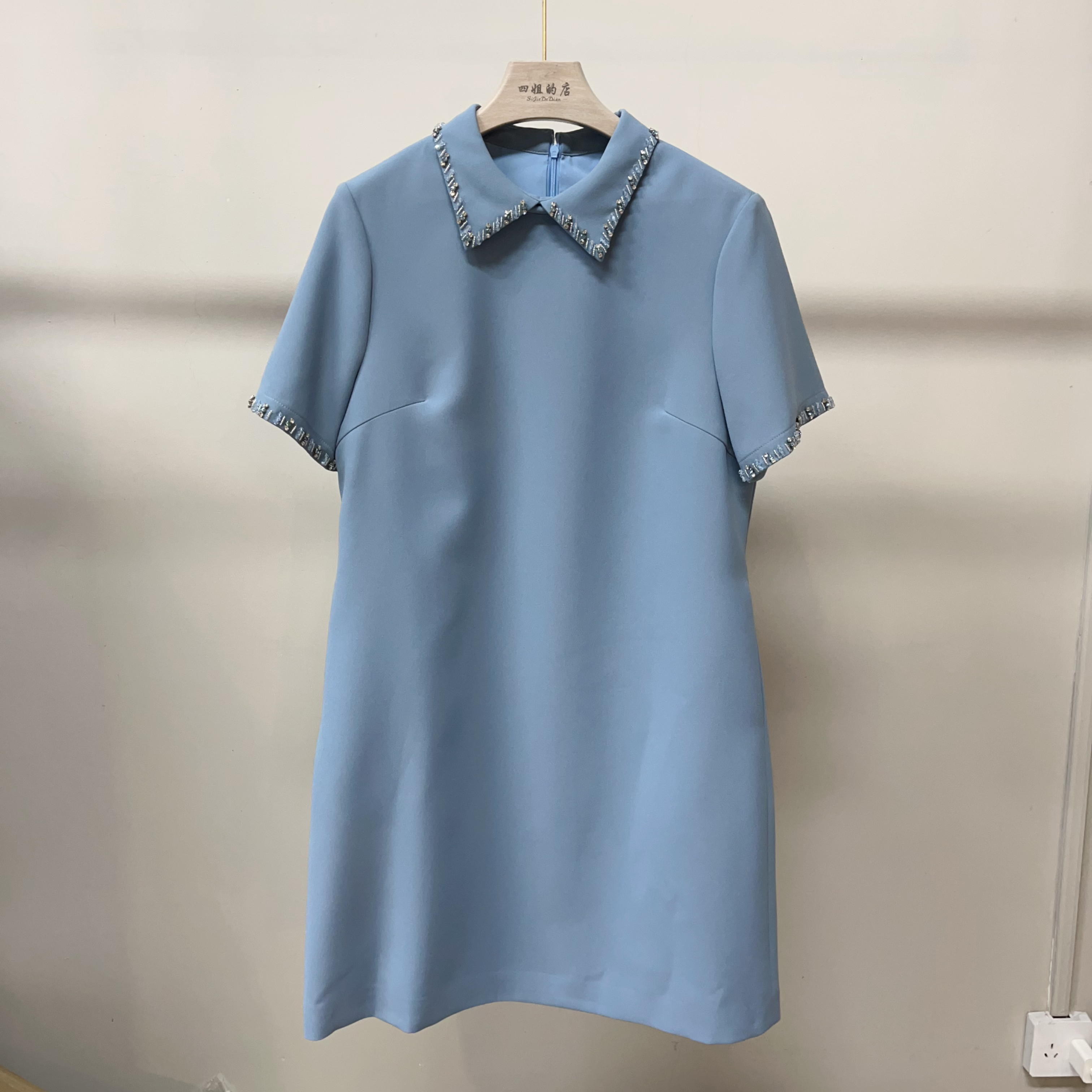 【四姐家】烫钻串珠领翻领连衣裙