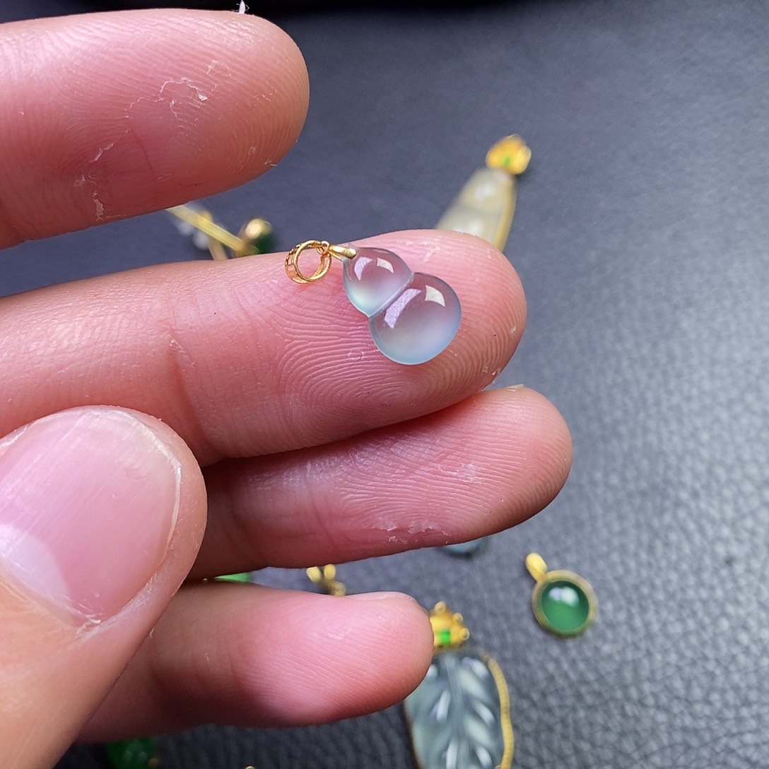 吊坠(不含链)18K金镶嵌翡翠