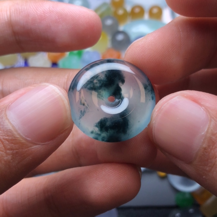 未镶嵌定制翡翠半**缘挂件