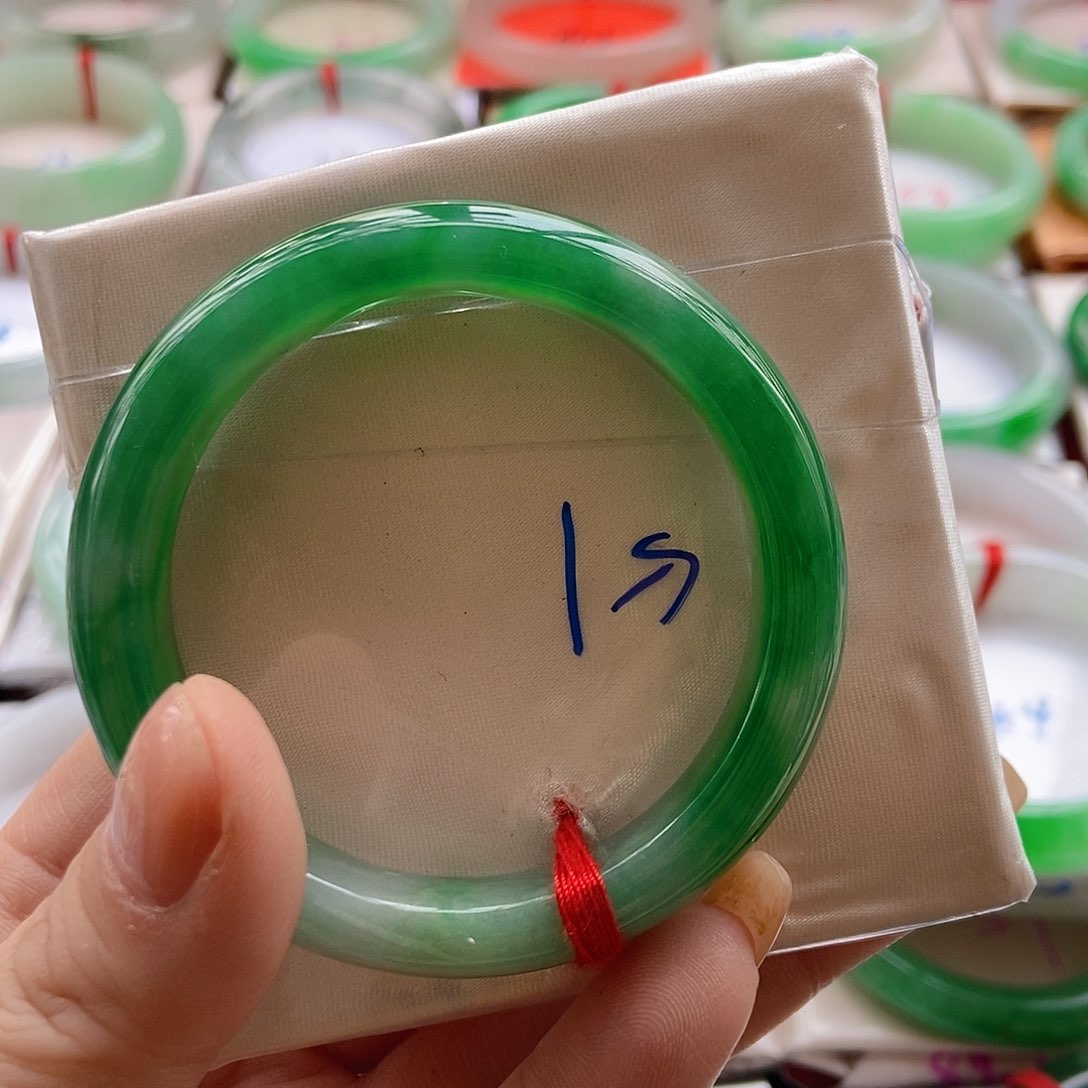 未镶嵌手镯翡翠51