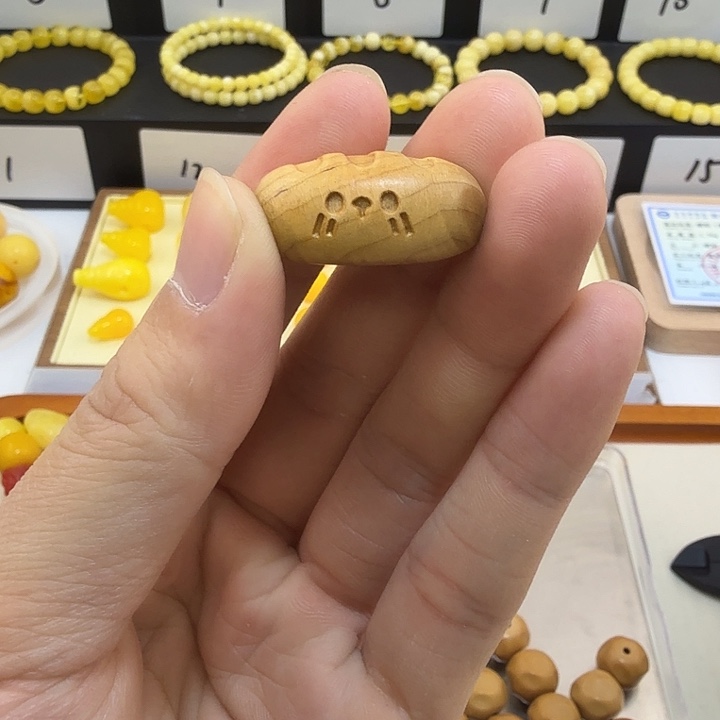 琥珀未镶嵌裸石配件