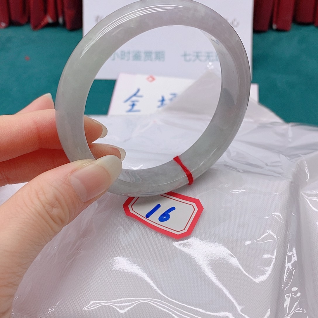 翡翠手镯未镶嵌感***哒16666666