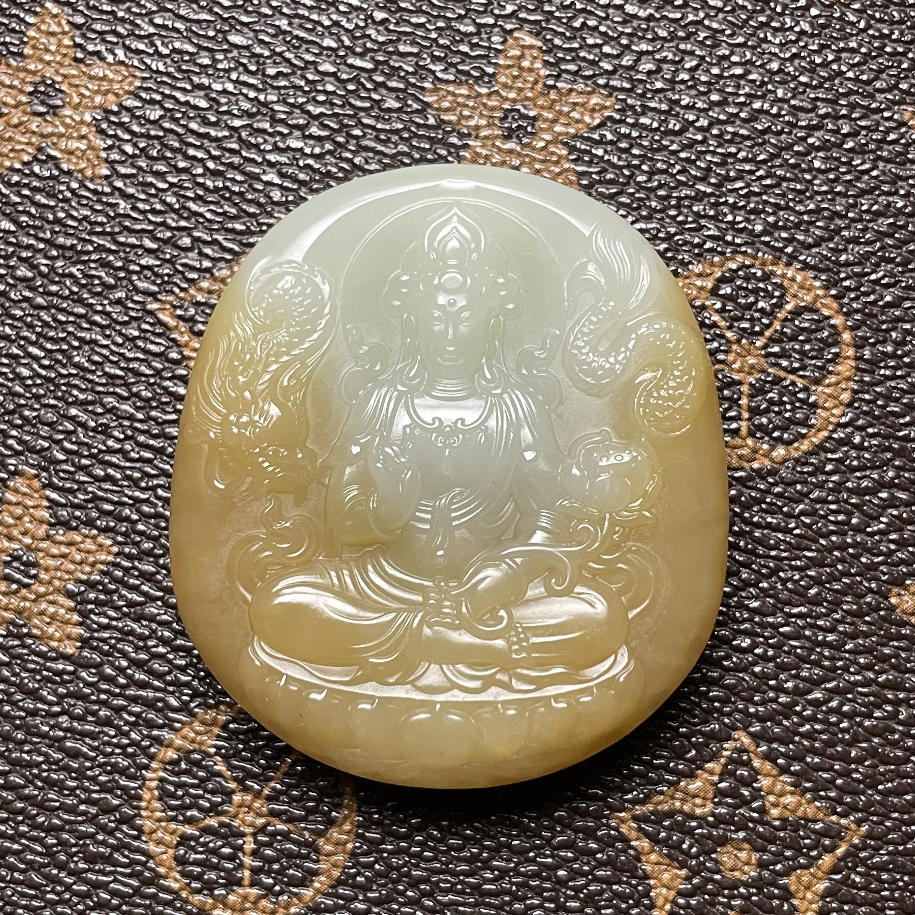 新疆和田玉且末糖白山水观音