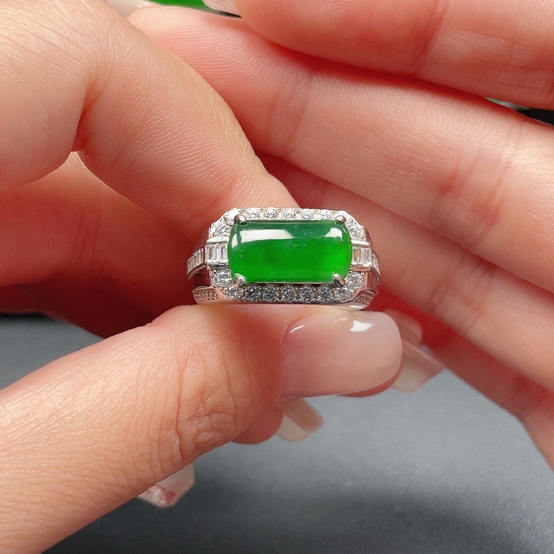 苦***来翡翠银S925镶嵌戒指没有运费险3432