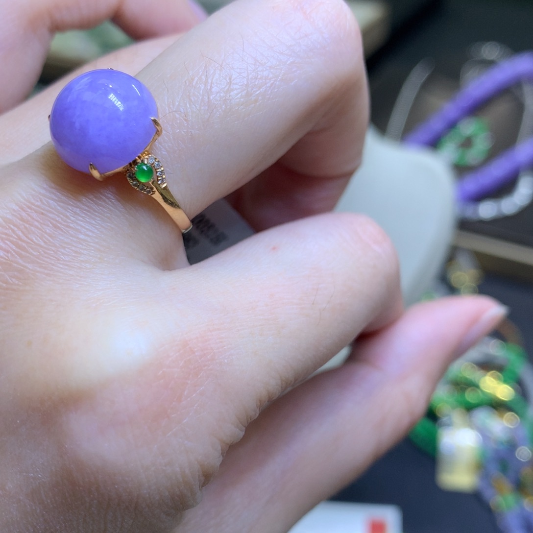 颈饰18K金镶嵌翡翠