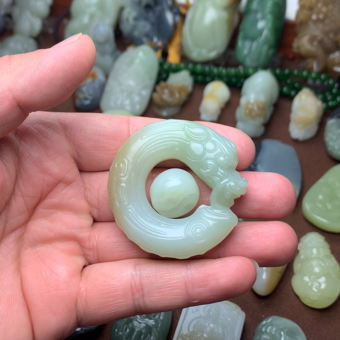 和田玉挂件未镶嵌