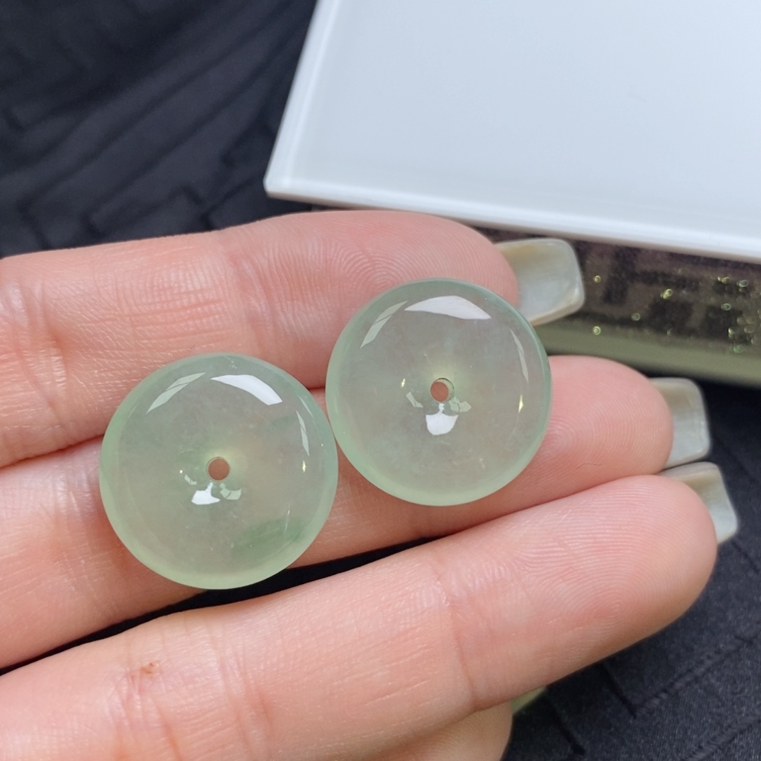 翡翠未镶嵌耳饰平安扣
