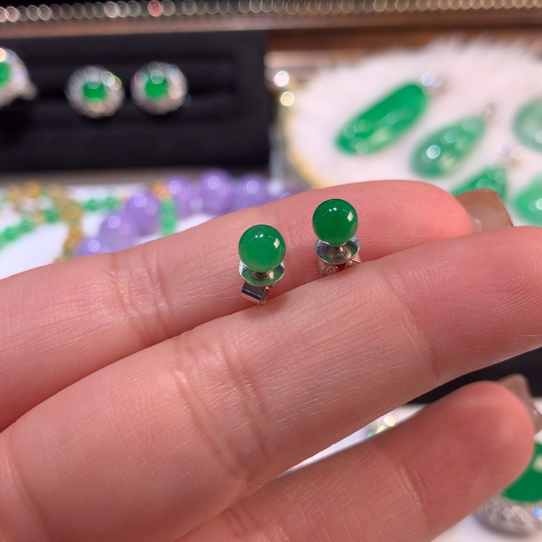 翡翠耳饰18K金镶嵌耳钉