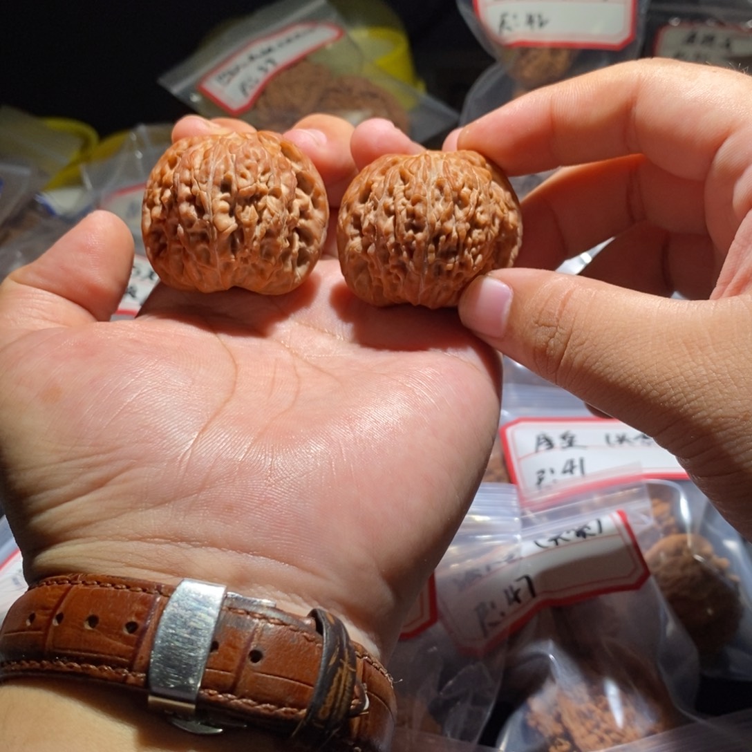 夯***）文玩核桃吊坠42全品正磨