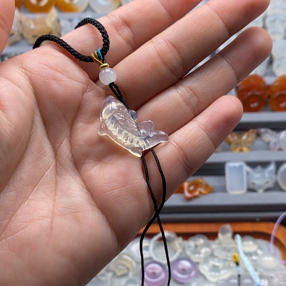 玛瑙/玉髓未镶嵌颈饰锦鲤