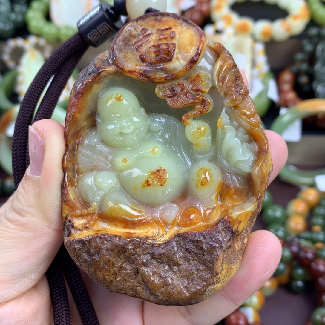 透闪石质玉未镶嵌把件