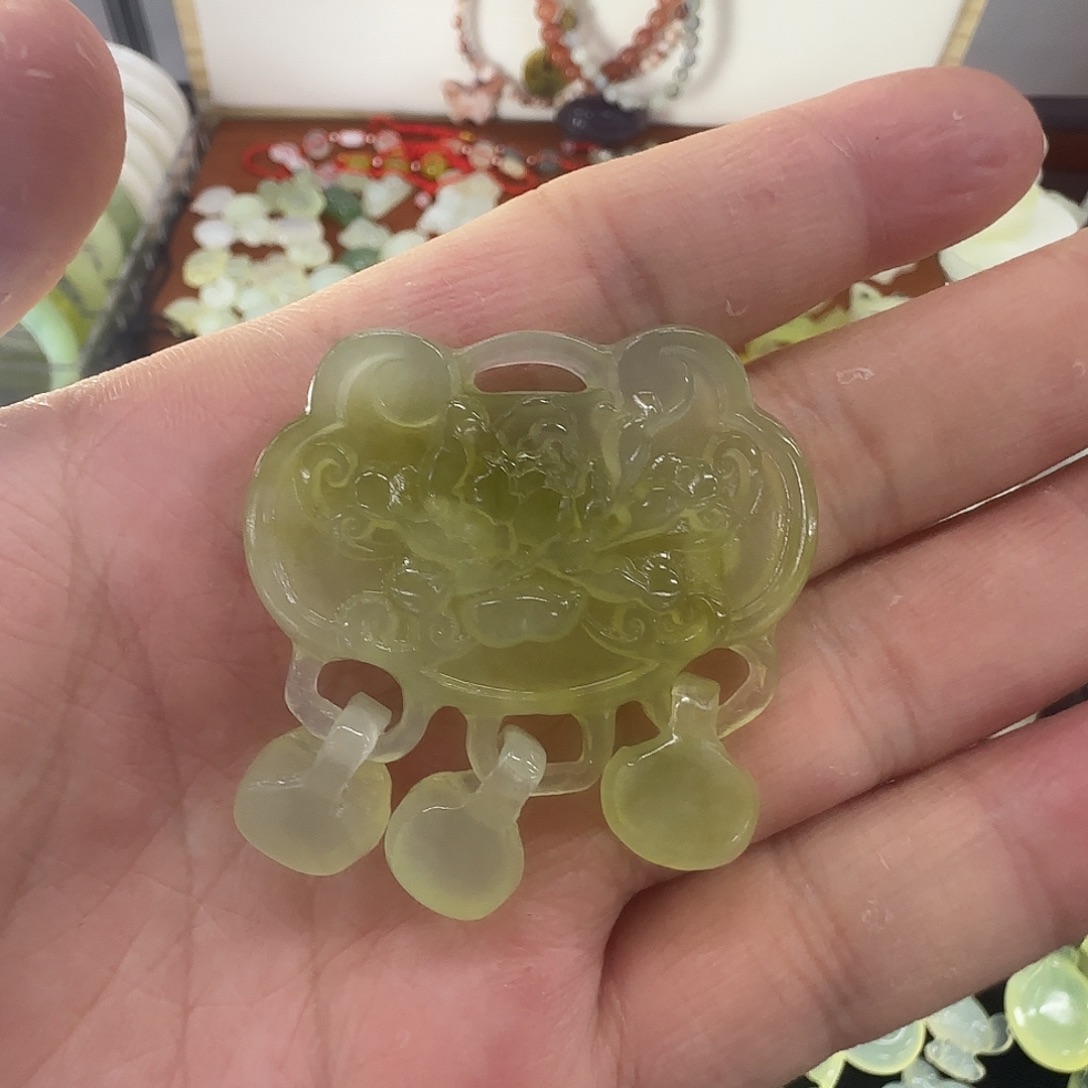 蛇纹石玉合金颈饰