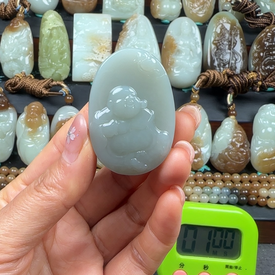 群***守和田玉未镶嵌挂件