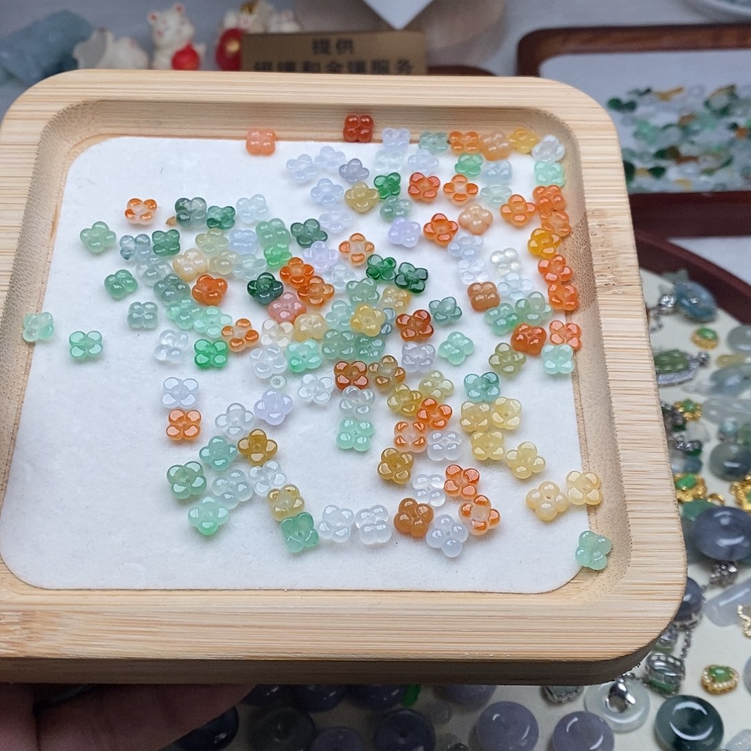 翡翠戒指未镶嵌桂花60一个