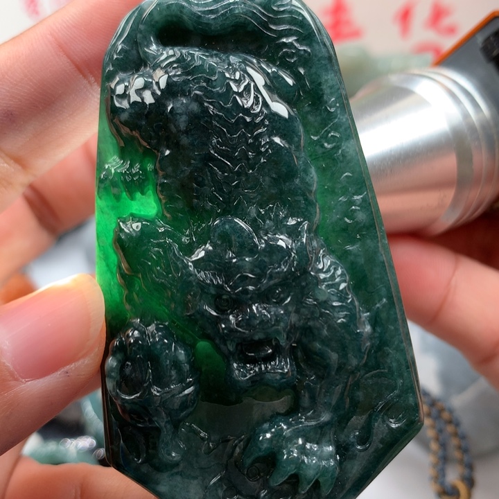 翡翠颈饰未镶嵌保真天然A货翡翠