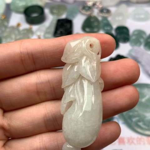 翡翠颈饰未镶嵌翡翠