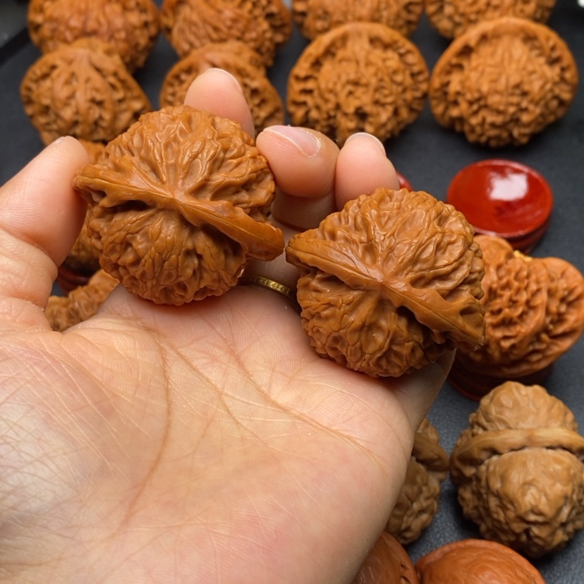 【闪购商品】文玩核桃把件45宫灯