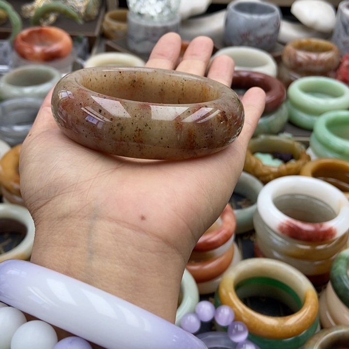 未镶嵌手镯石英岩玉踏雪