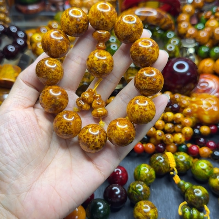 松木琥珀木文玩手串