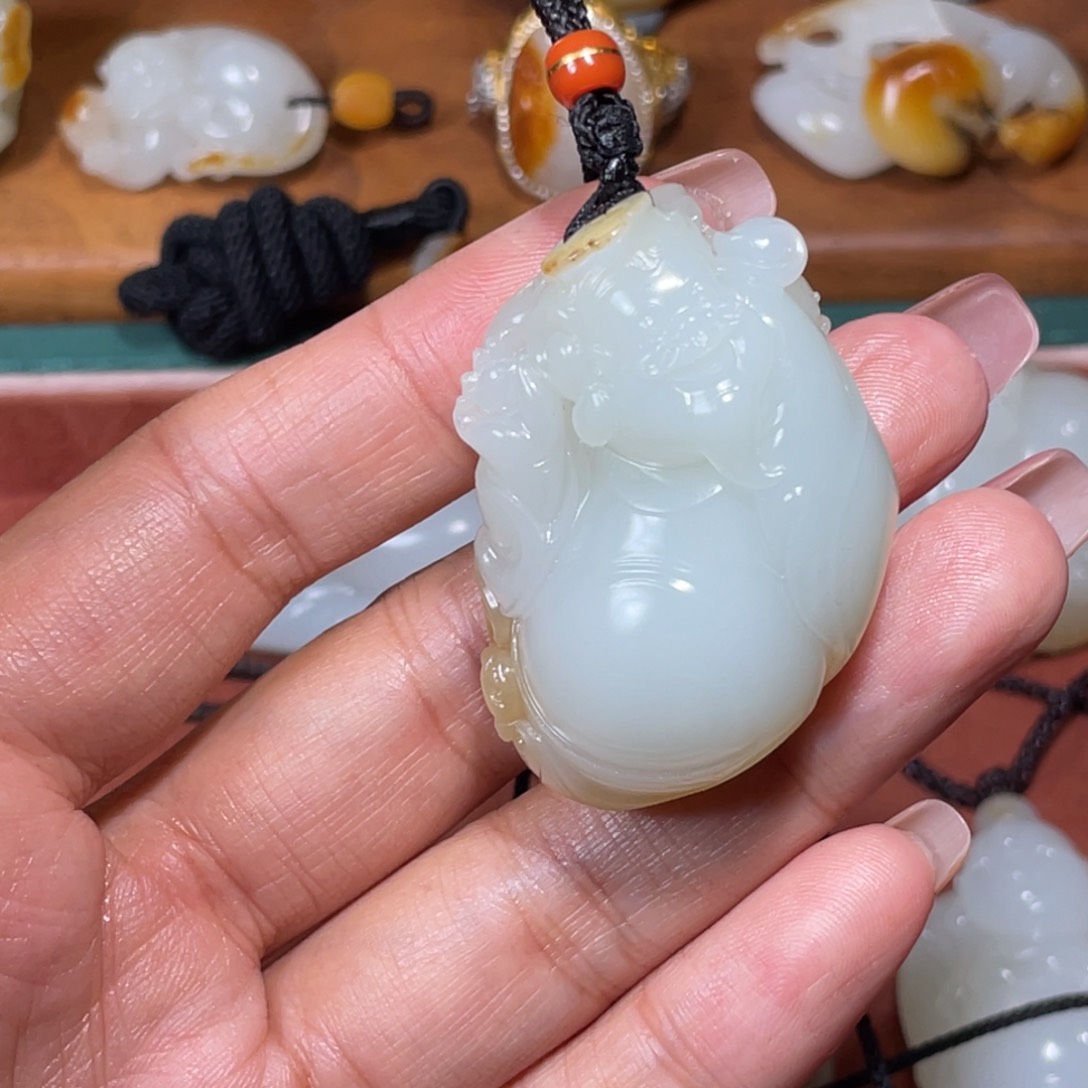 颈饰未镶嵌和田玉