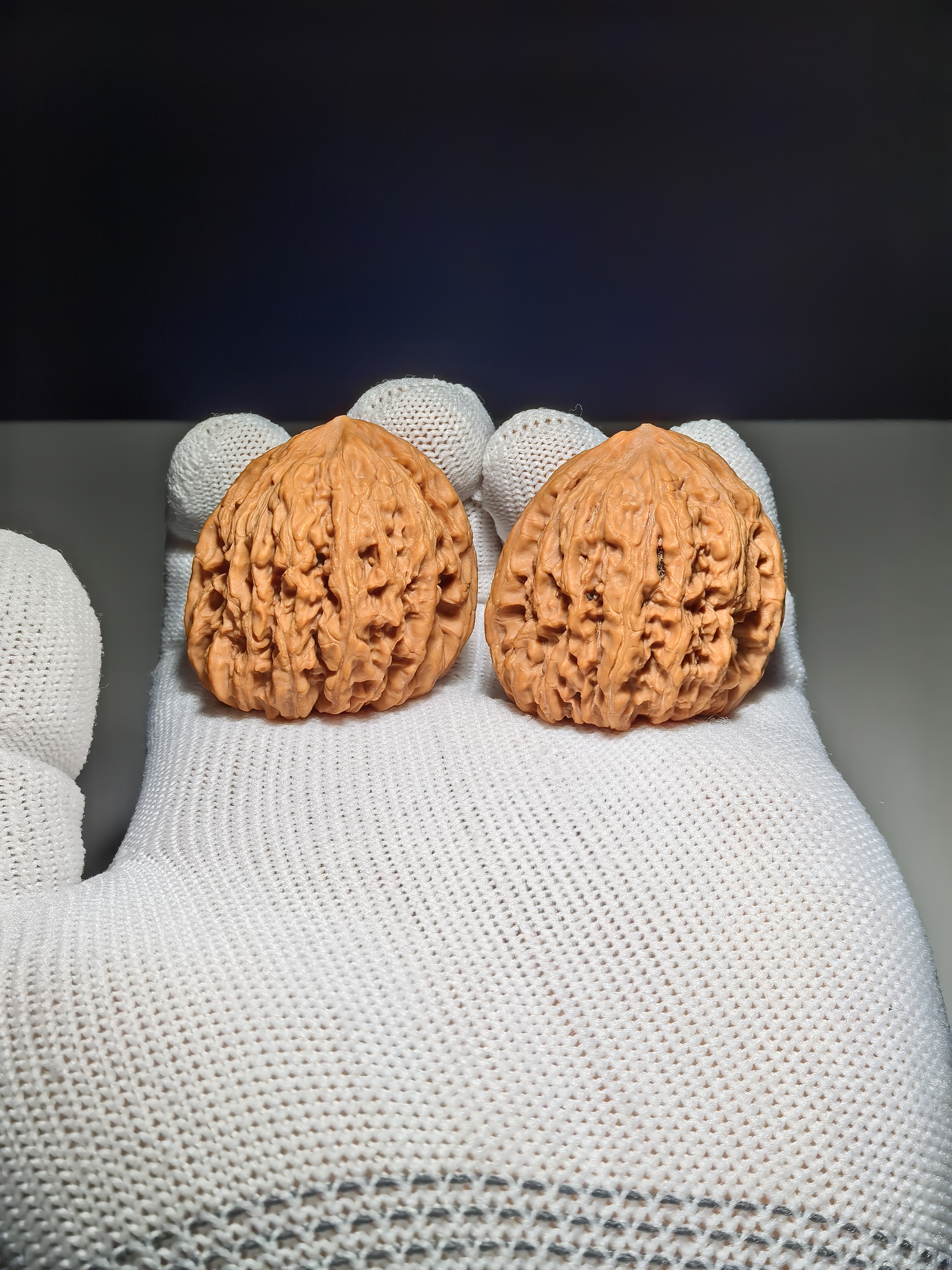 涿鹿凹底南疆石，天残脚，全品无修把玩盘玩手把件