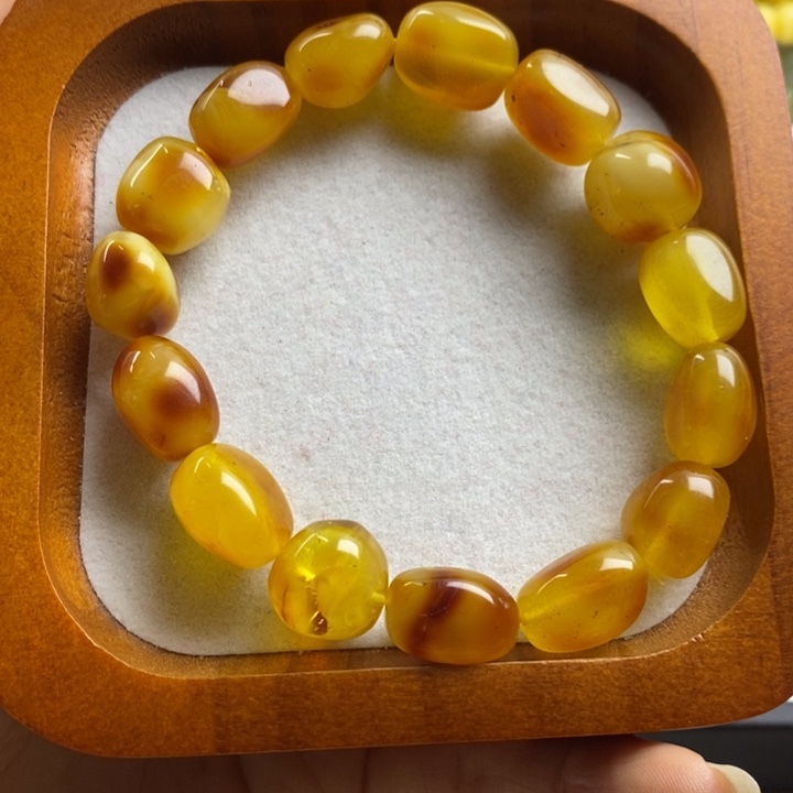 蜜蜡裸石未镶嵌尺寸11加，瑕疵，17g