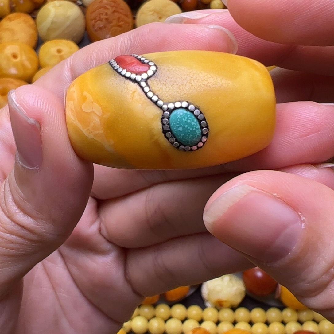 蜜蜡未镶嵌珠宝奇石