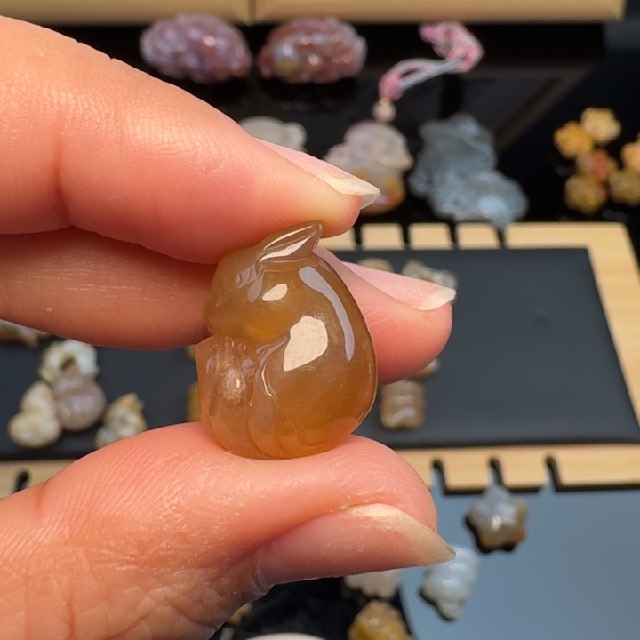 玥***硅化玉合金颈饰福利