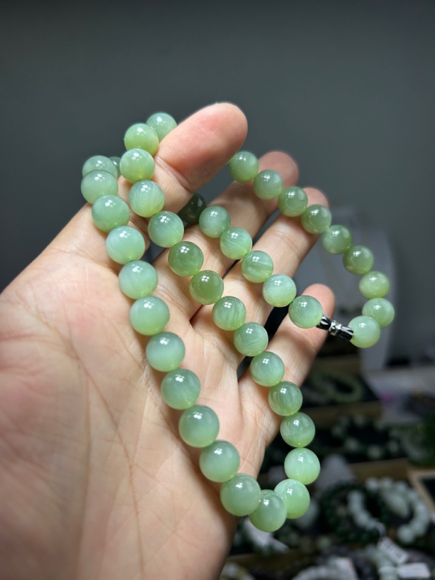 特价天然俄料和田玉碧玉粉青猫眼碧玉圆珠项链链子10mm女款带证书