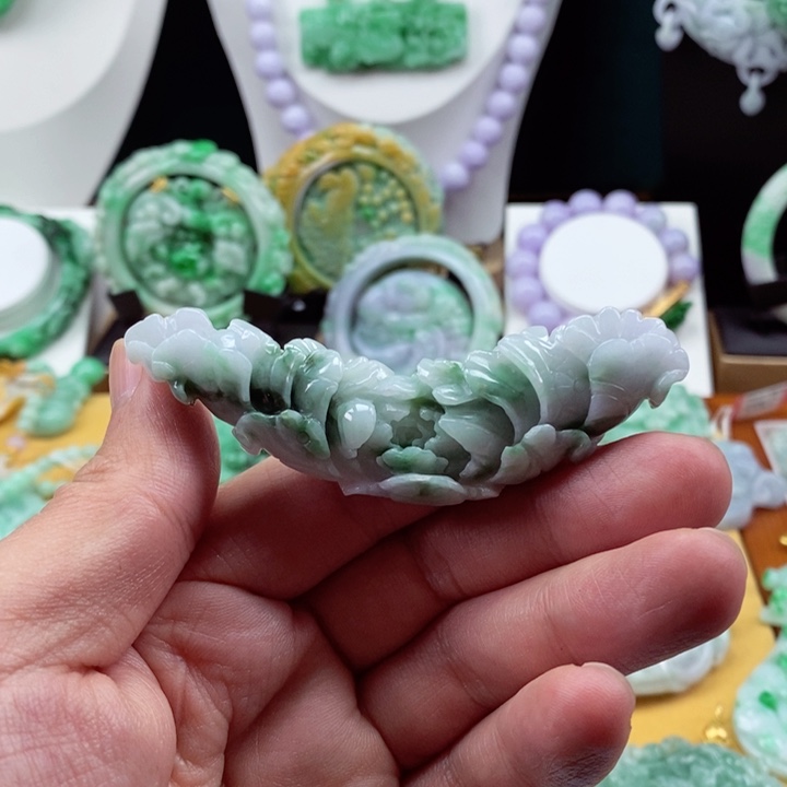 翡翠颈饰未镶嵌翡翠吊坠挂件