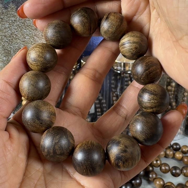 沉香手串我***心达拉干虎纹瘤