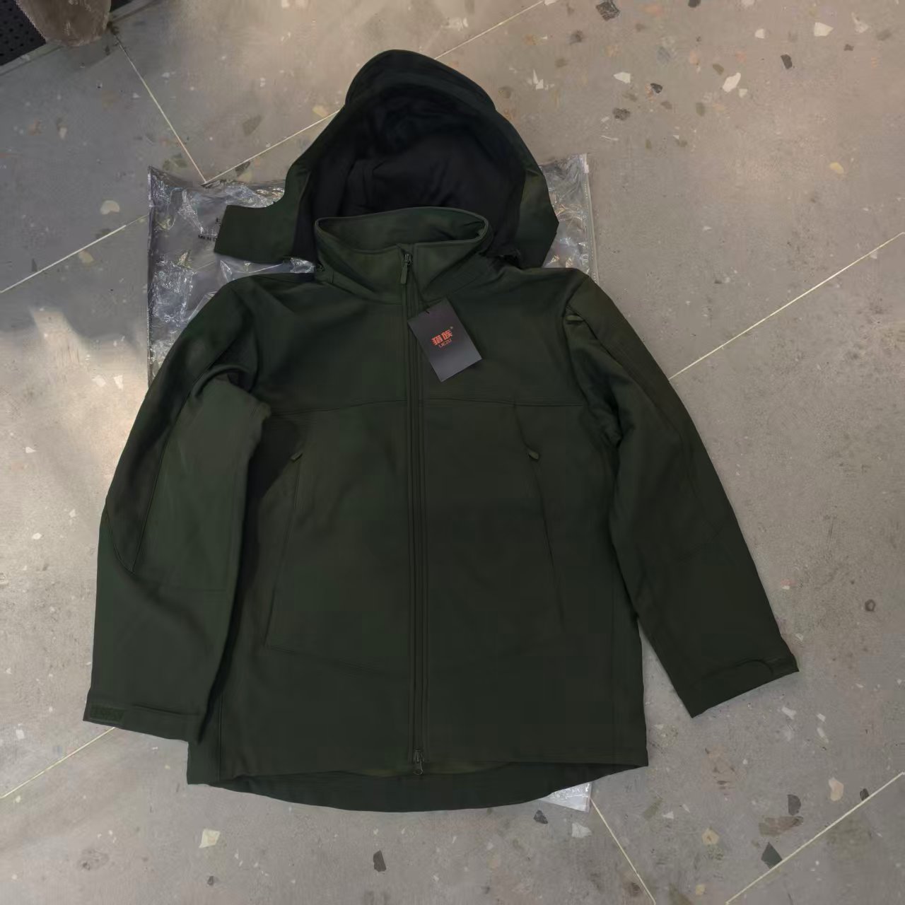 A159  军绿加绒冲锋衣